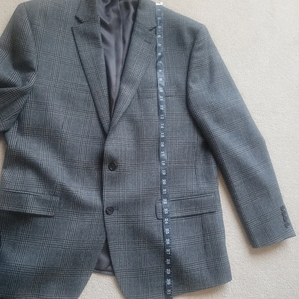 NWOT Ralph Lauren Men's Gray and Black Plaid Suit Jacket - Size 44 R